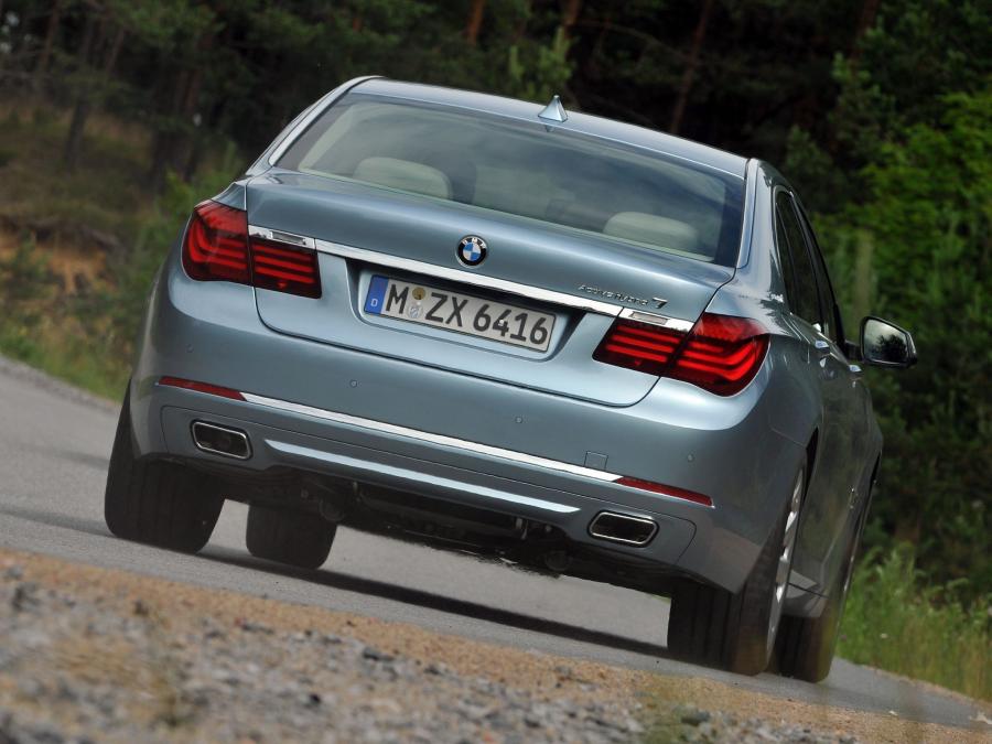 BMW ActiveHybrid 7 2012 года  (фото 10 из 16)